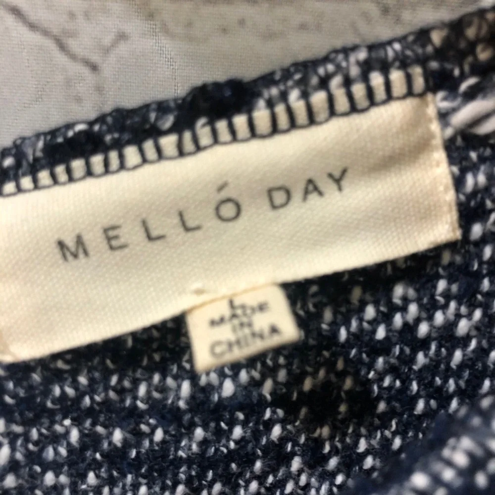 Melloday Top Ruffle Back Faux Blouse Blue White Size Large - Picture 7 of 9